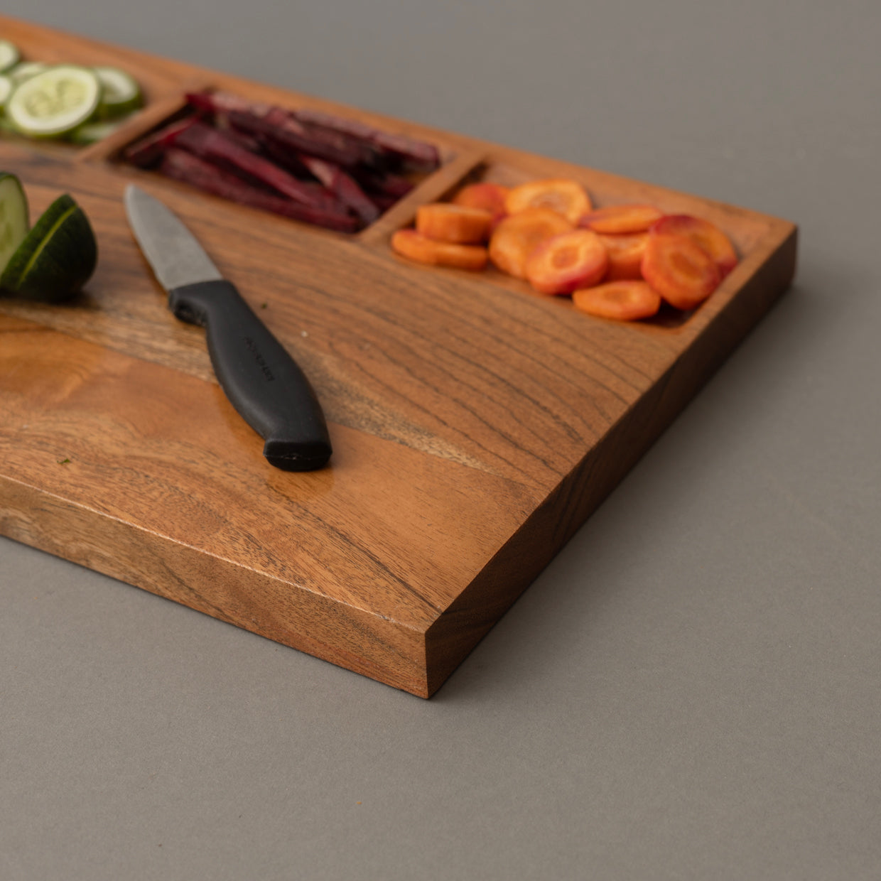 Reversible Cutting Board with  3 storage Compartment